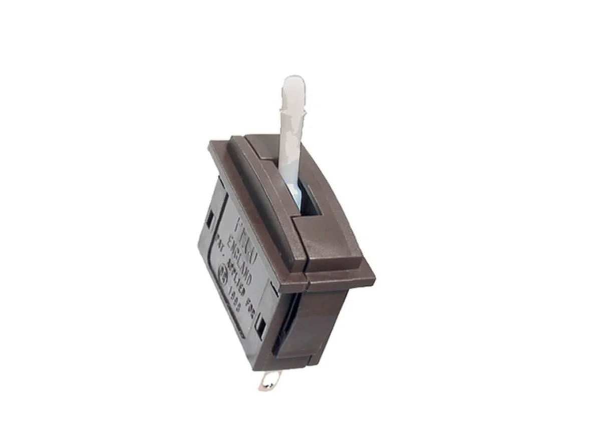 Peco White Passing Contact Switch. - PL26W
