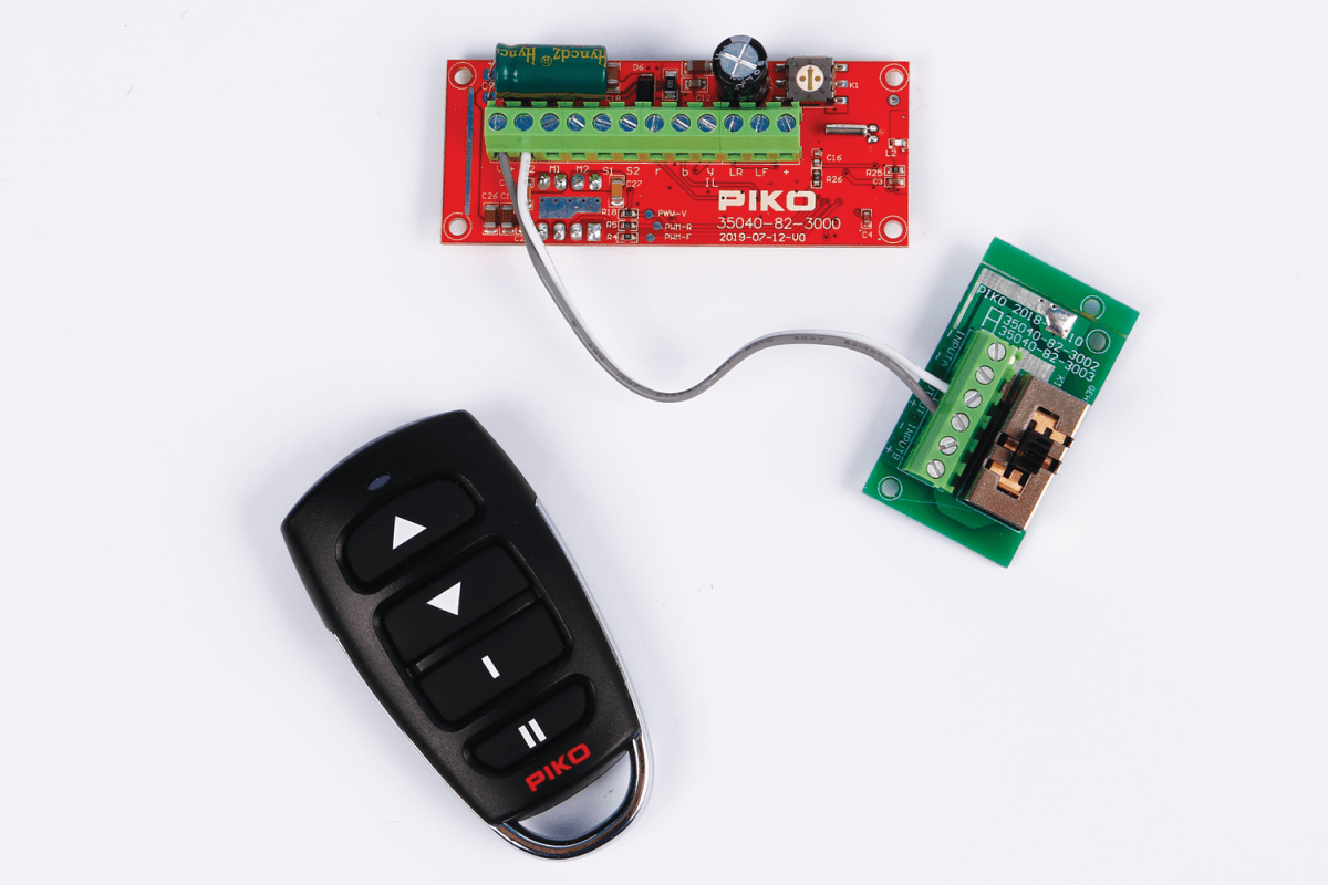 Piko 35040 R/C Loco Receiver w/Pocket Remote (G-Scale)