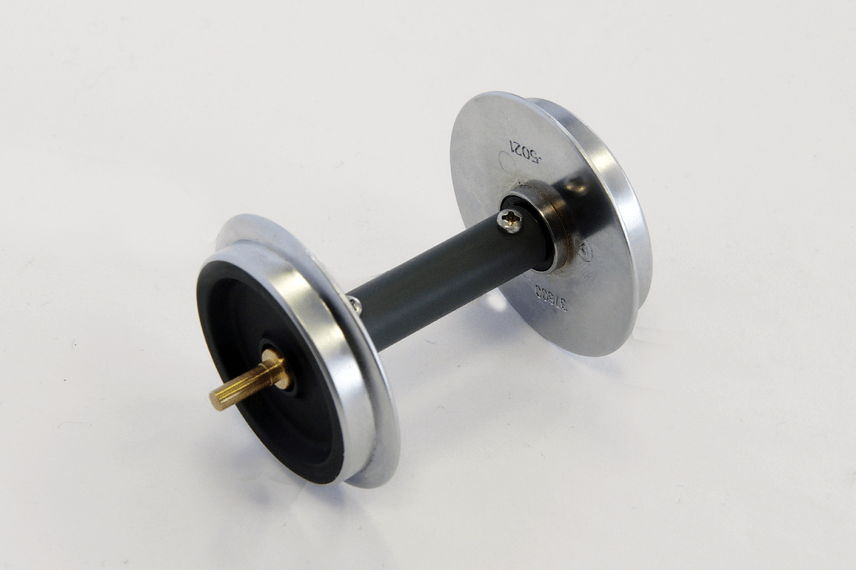 Piko 36167 Ball Bearing Wheelset with Pickups: 30mm, 2 pcs - Fits Most American Cars (G-Scale)