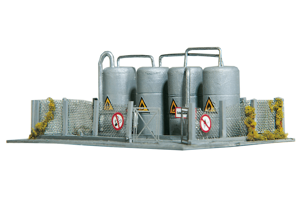 Piko 60012 Warwick Oil Tanks, Building Kit (N-Scale)