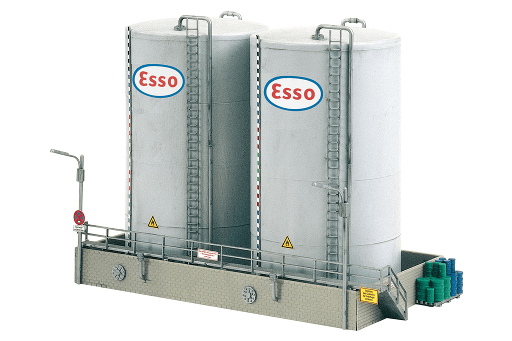 Piko 61121 Classic Line Esso Storage Tanks Tall, Building Kit (HO-Scale)