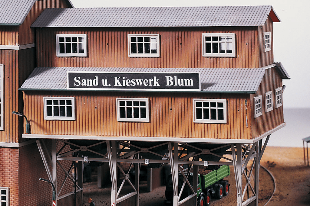 Piko 61123 Classic Line Sand Works Loading Bridge, Building Kit (HO-Scale)