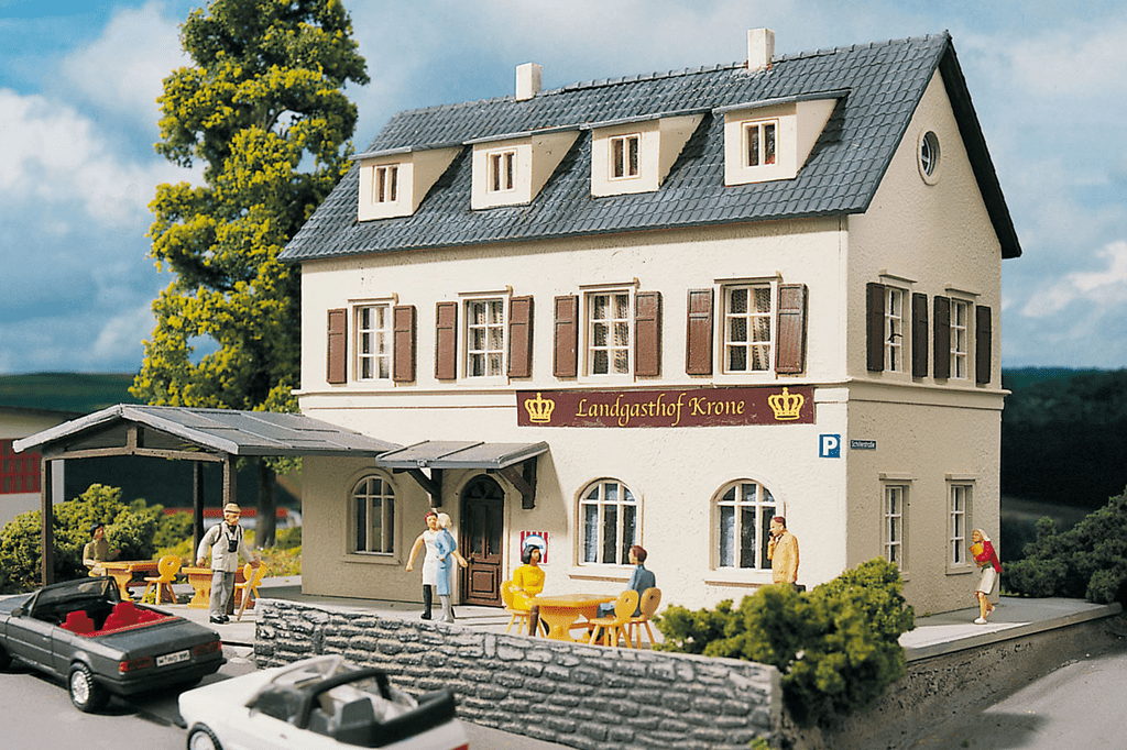 Piko 61830 Hobby Line Village Inn, Building Kit (HO-Scale)