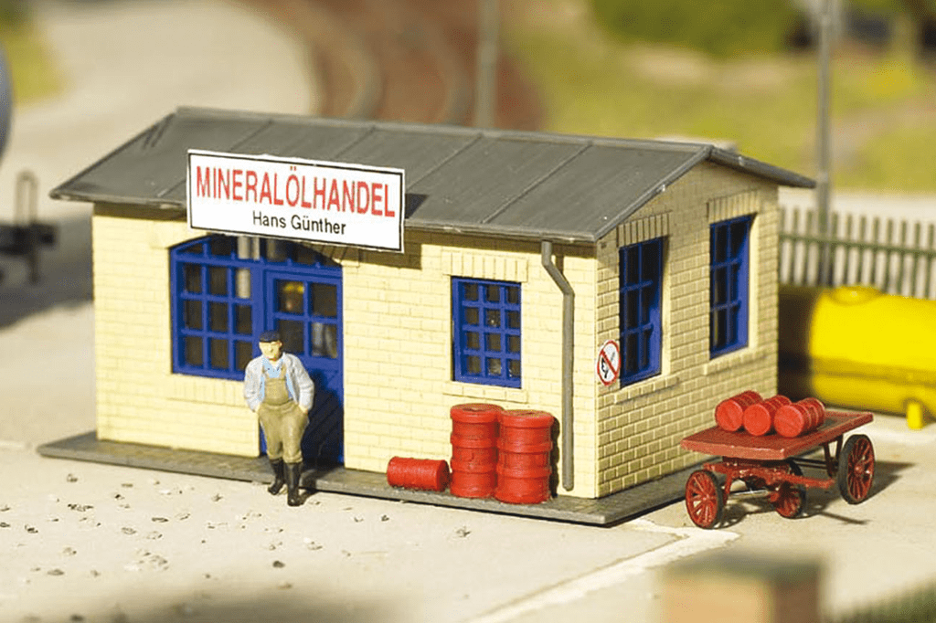 Piko 61834 Hobby Line Dino Lube Oil Supply, Building Kit (HO-Scale)