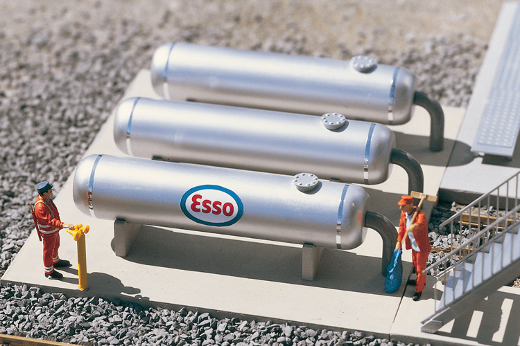 Piko 62048 Refinery Storage Tanks, Building Kit (G-Scale)