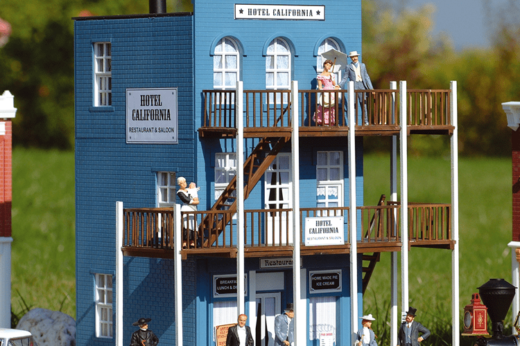 Piko 62260 California Hotel, Building Kit (G-Scale)