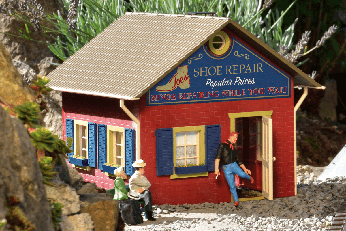 Piko 62725 Joe's Shoe Repair Built-Up Building (G-Scale)