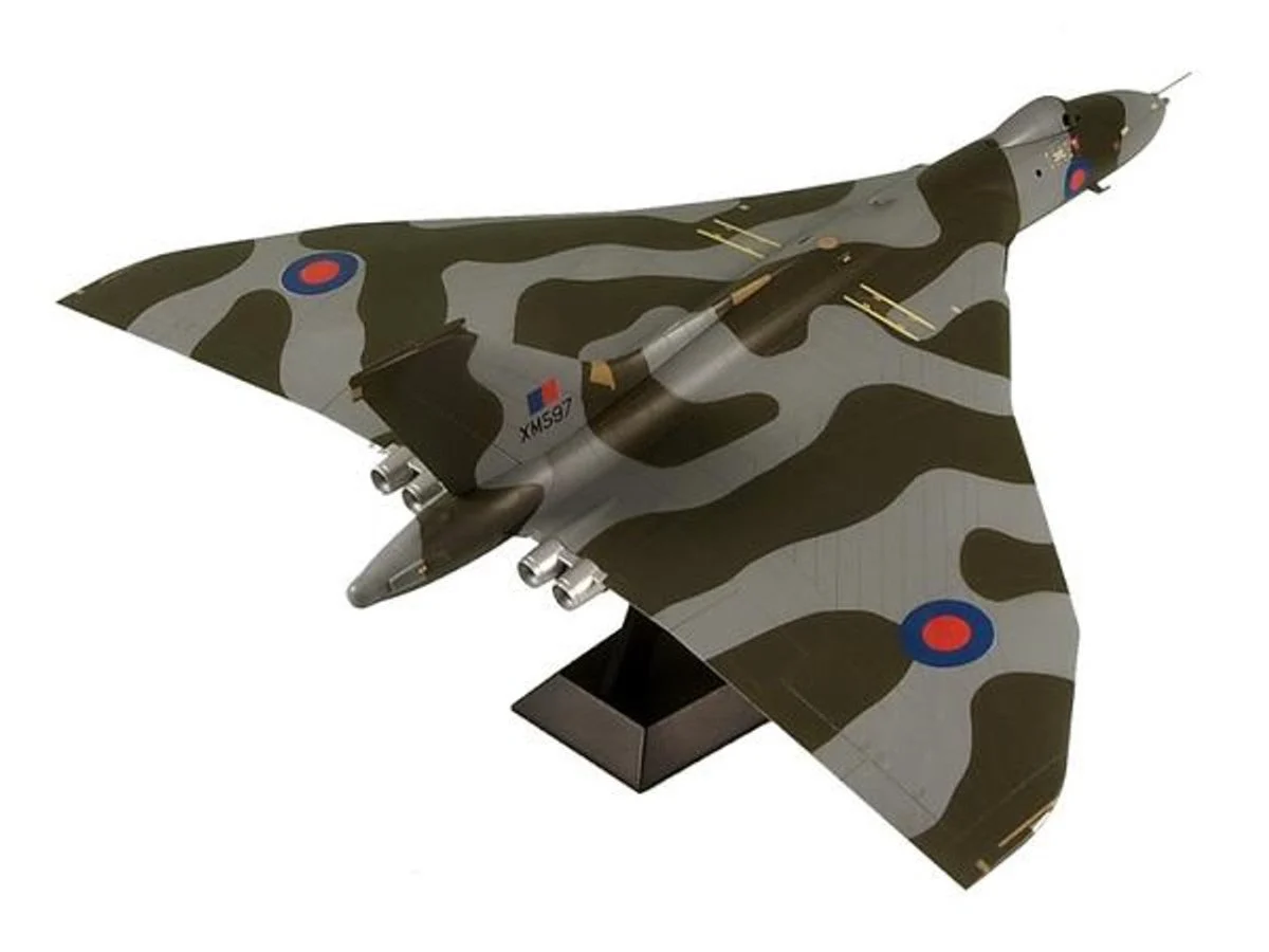 Pitroad 1/144 Pitroad R.A.F Strategic Bomber Vulcan B.2 (Rebox of SN-15)