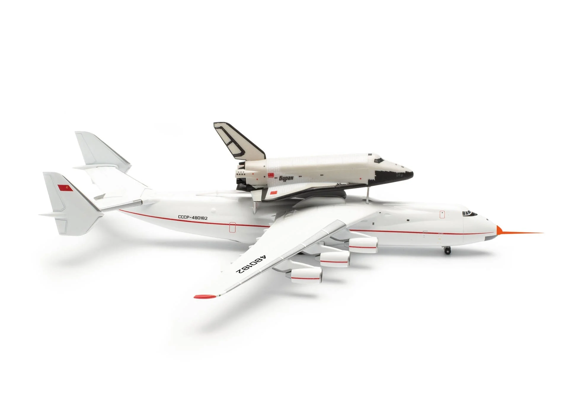 Pre-Order Herpa Wings 562874 1:400 Antonov AN-225 with Buran Space Orbiter Test Flight Configuration CCCP-480182