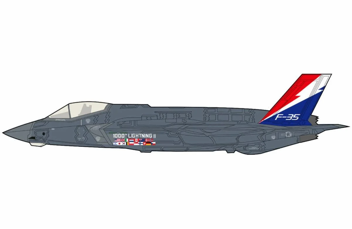 Pre-Order Hobby Master HA4448 1:72 F-35A "1000th Lightning II" 22-5696, 176th FS, Wisconsin ANG, August 2004 (w/ 2 x B61 nuclear bomb)