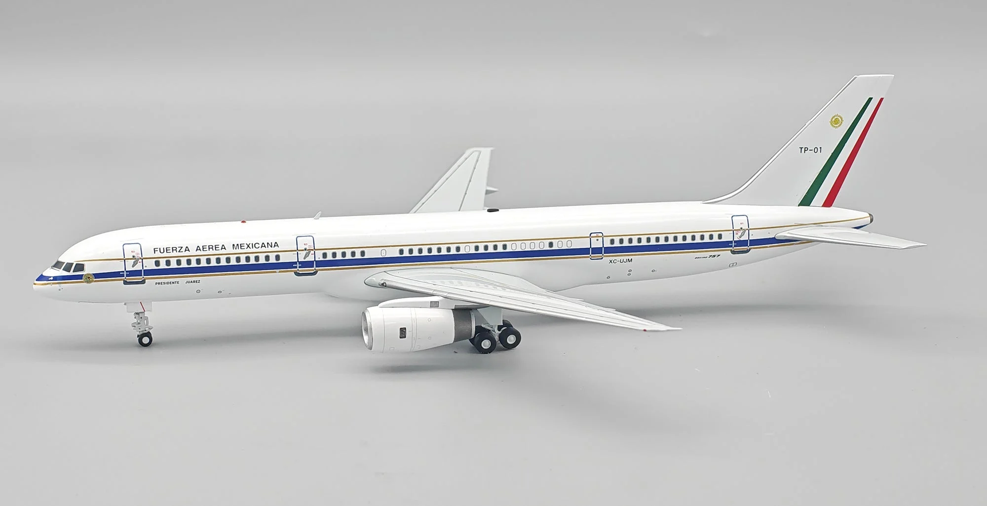 Pre-Order InFlight200 IFMEXUJM 1:200 Mexican Air Force Boeing 757-225 XC-UJM