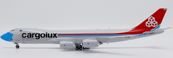 Pre-Order JC Wings XX40152 1:400 Cargolux Boeing 747-8F "Not Without My Mask" LX-VCF