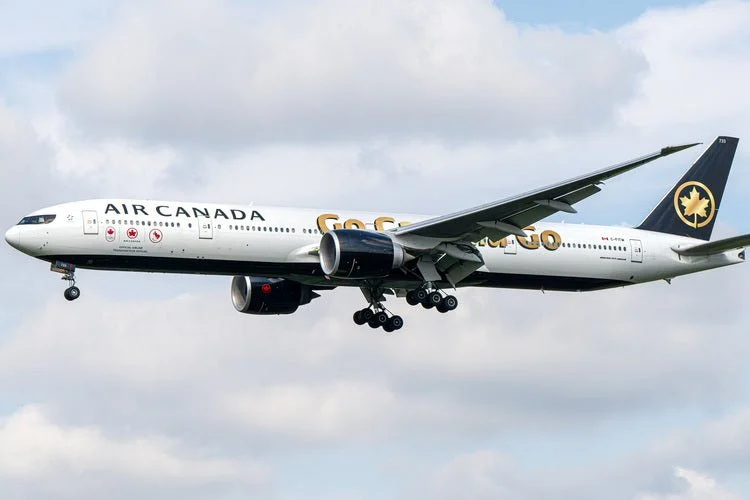 Pre-Order Phoenix 04601 1:400 Air Canada B777-300ER C-FITW "Go Canada Go"ones"