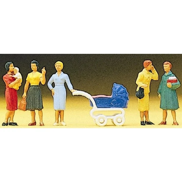 Preiser HO Women Standing & Baby Carriage (5)