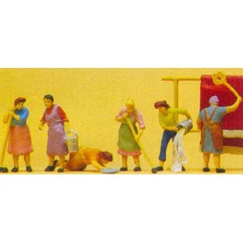 Preiser HO Women Cleaning House (6)