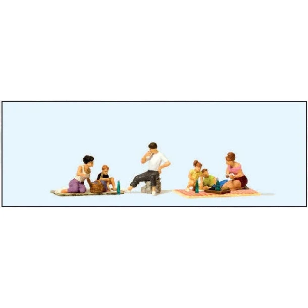 Preiser HO Family Picnic (3 Adults, 3 Children & Access)