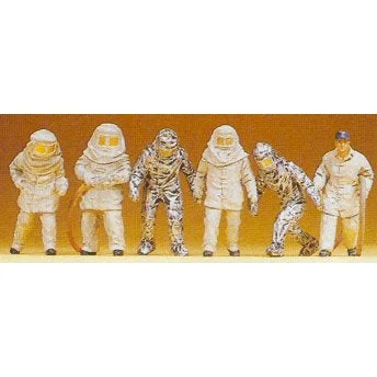 Preiser HO Firemen in Fire Resistant Suits (6)