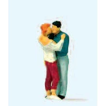 Preiser HO Couple Kissing