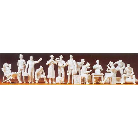 Preiser 1/48 Unpainted German Reich Pilots & Ground Crew 1939-45 (13) (Kit)