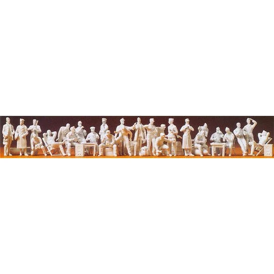 Preiser 1/72 Unpainted German Reich Luftwaffe Pilots & Ground Crew 1935-45 (26) (Kit)
