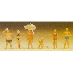 Preiser N Family on Beach Standing (6)