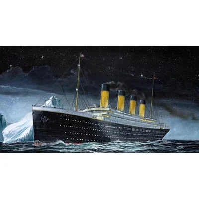Revell 1/1200 RMS Titanic Ocean Liner - Revell Germany