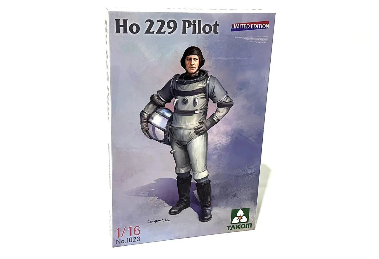 Takom 1/16 Takom Ho 229 Pilot Figure Plastic Model Kit Plastic Model Kit