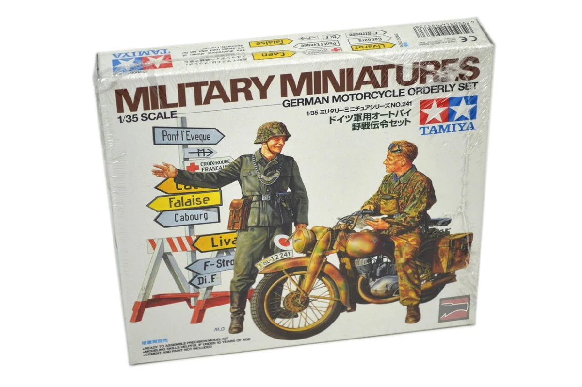 Tamiya 1/35 German Motorcycle Orderly Set - 35241