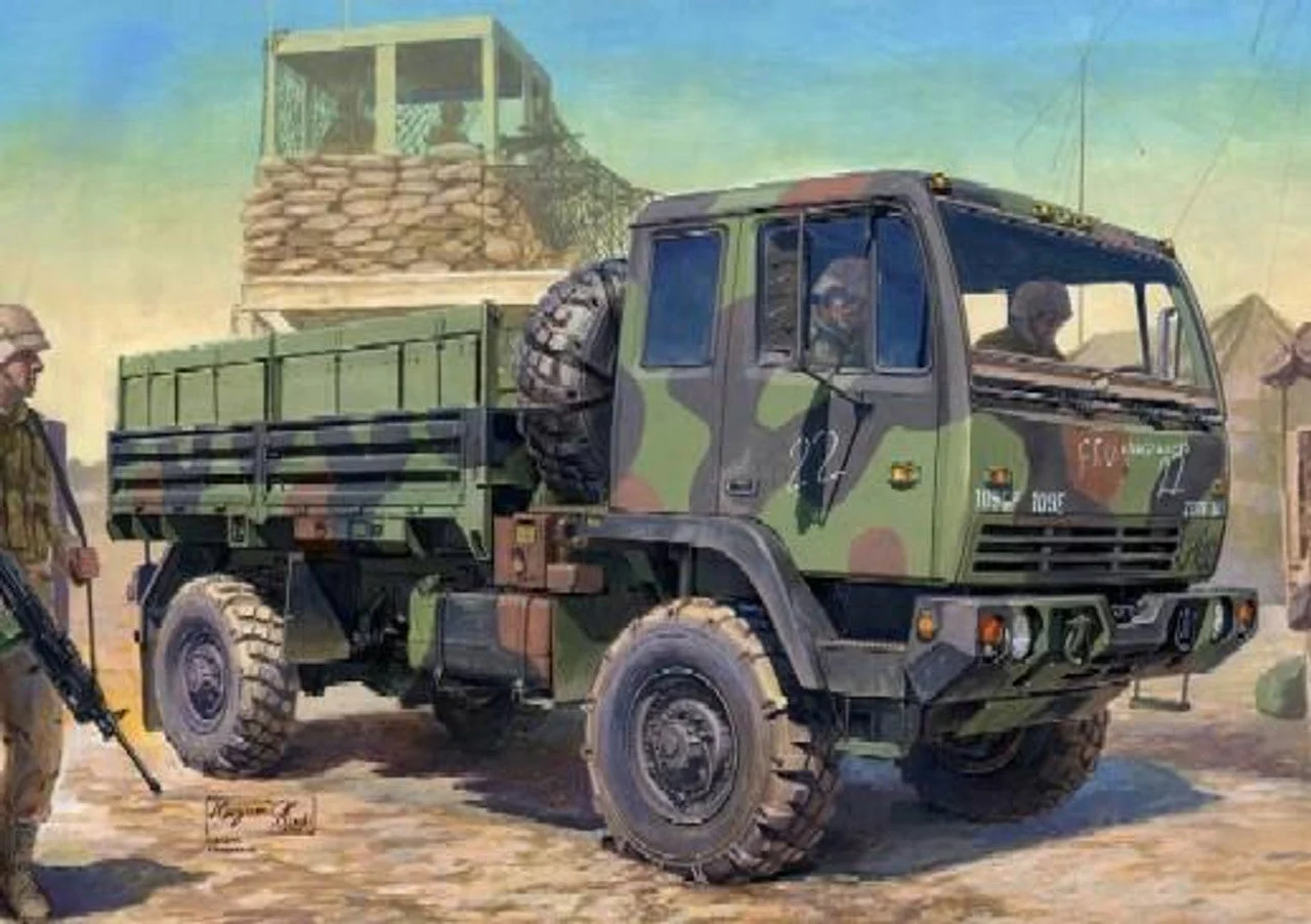 Trumpeter 1/35 Trumpeter M1078 LMTV (Light Medium Tactical Vehicle) Standard Cargo Truck