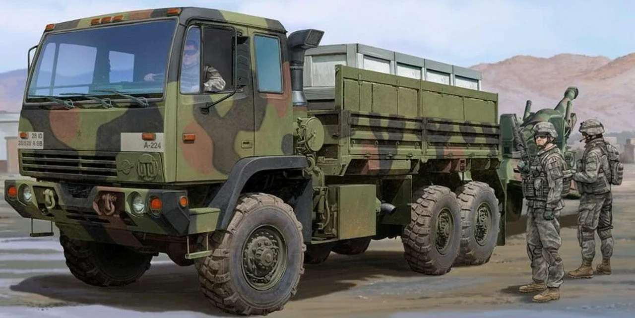 Trumpeter 1/35 Trumpeter M1083 FMTV (Family Medium Tactical Vehicle) US Cargo Truck