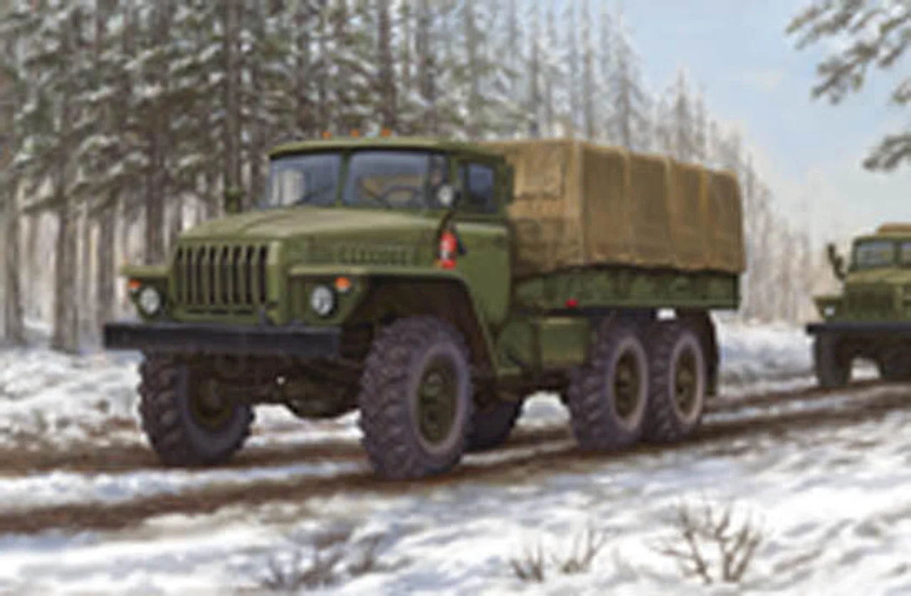 Trumpeter 1/35 Trumpeter Russian URAL-4320 Truck