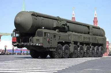1/35 Trumpeter 15U175 TEL of RS-12M1 Topol-M ICBM Complex