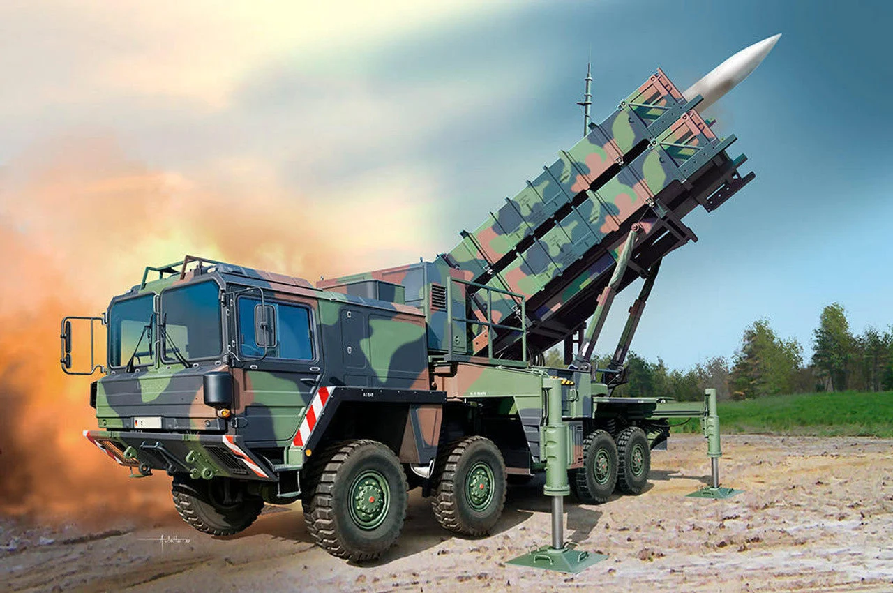 Trumpeter 1/35 Trumpeter Patriot SAM Launching System on 15-Ton mil gl Br A1 Military Truck
