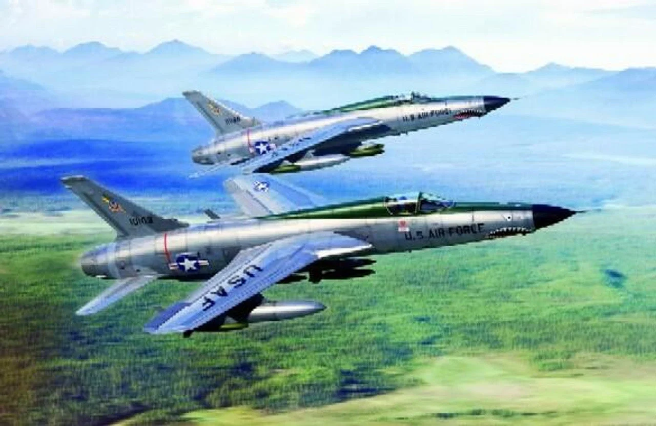 Trumpeter 1/72 Trumpeter F105D Thunderchief Aircraft