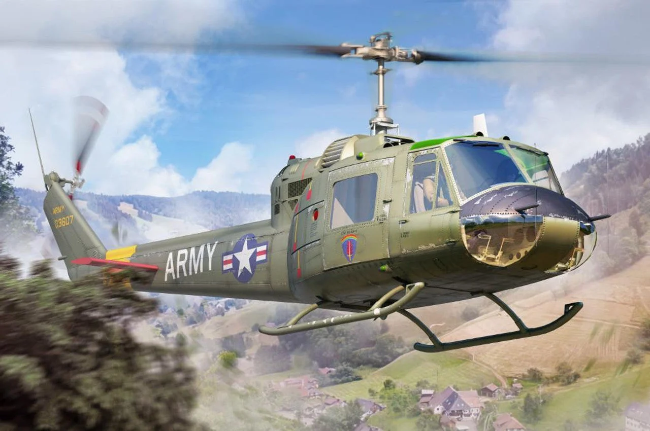 Trumpeter 1/35 Trumpeter UH-1B Huey Helicopter Plastic Model Kit