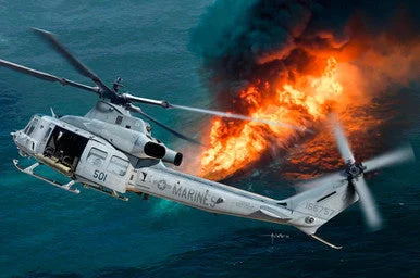 1/35 Trumpeter UH-1Y Venom Helicopter Plastic Model Kit