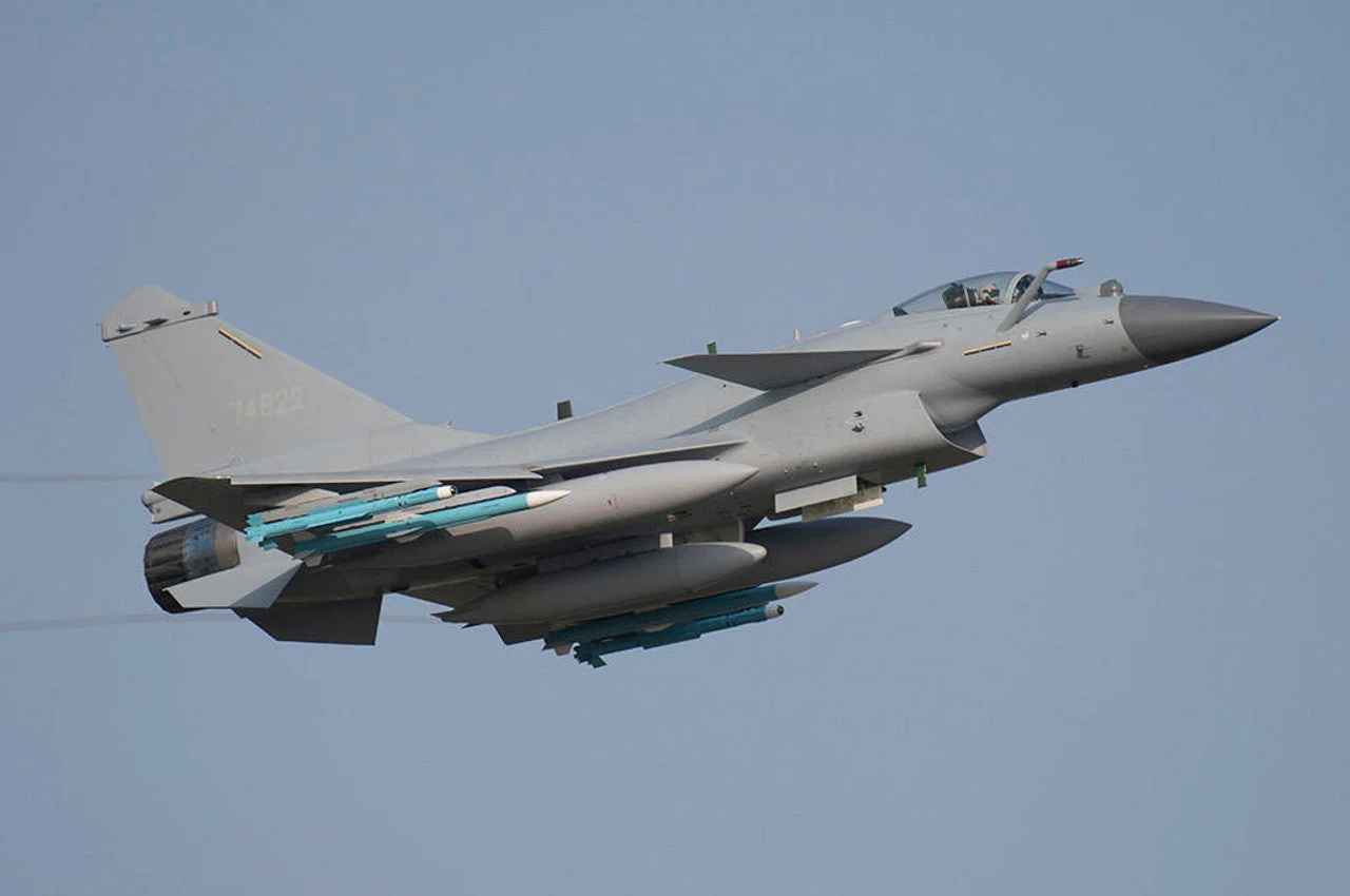 Trumpeter 1/48 Trumpeter PLAAF J-10C Vigorous Dragon