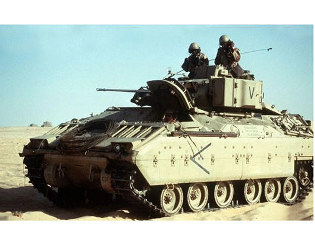 Trumpeter 1/72 Trumpeter M2 Bradley Infantry Fighting Vehicle