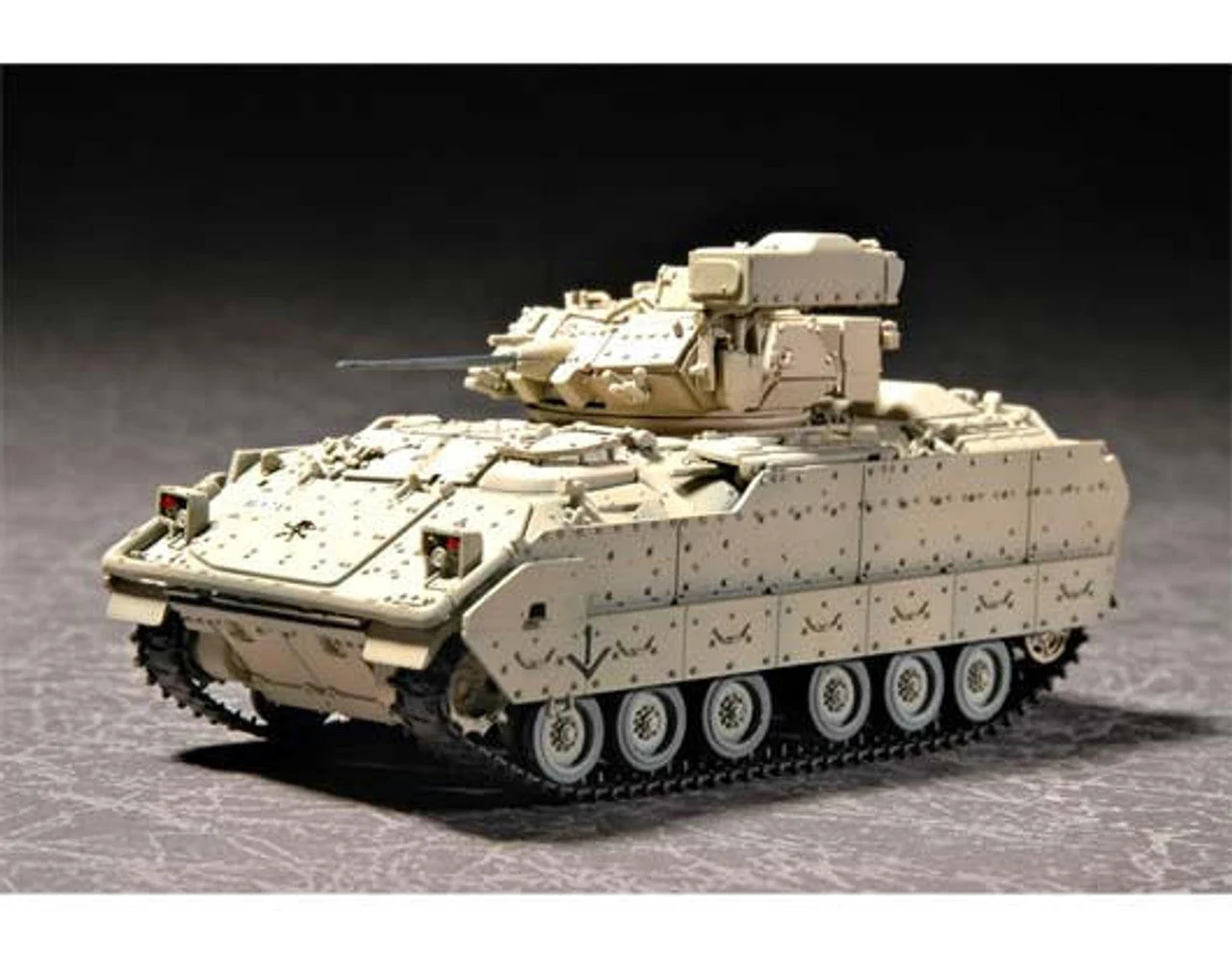 Trumpeter 1/72 Trumpeter M2A2 Bradley Infantry Fighting Vehicle