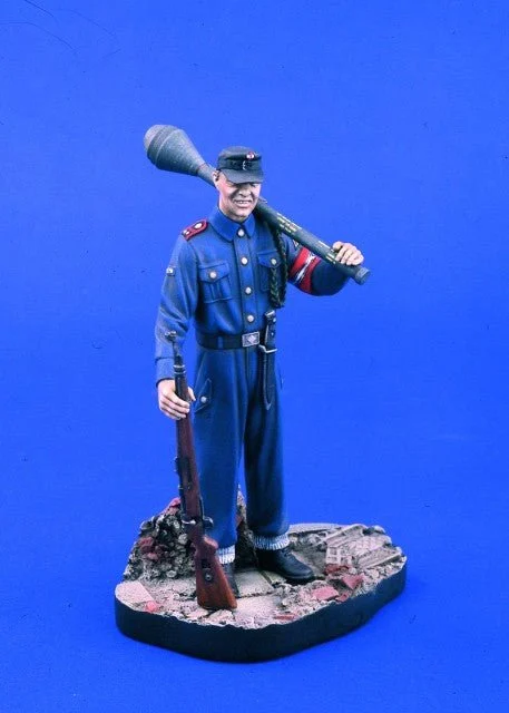 Verlinden 120mm Figure German Wherwolf WWII - Verlinden Productions